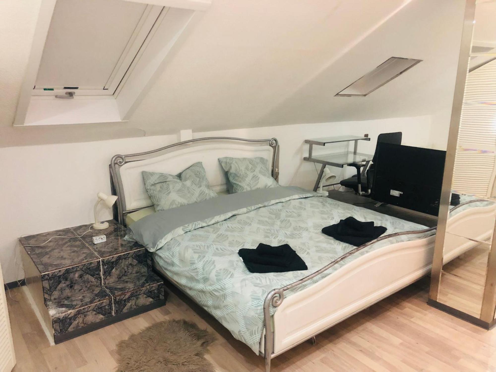 Caleva'S Bnb Pforzheim Luaran gambar